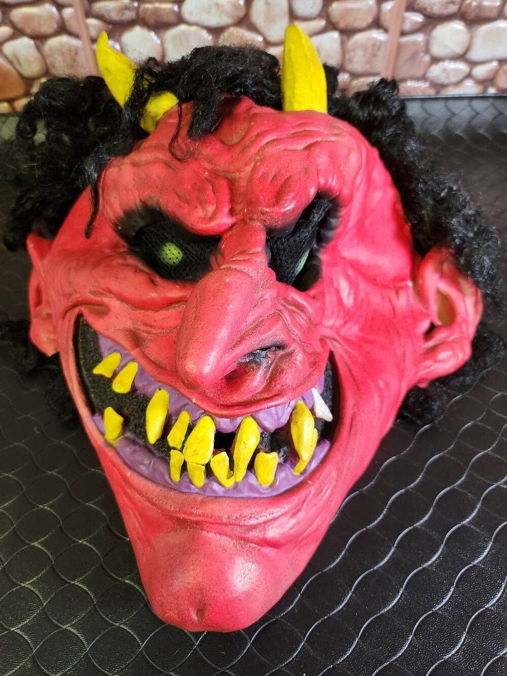 2002 Paper Magic Group Halloween Red Devil Mask Curly Hair Demon Goblin Monster